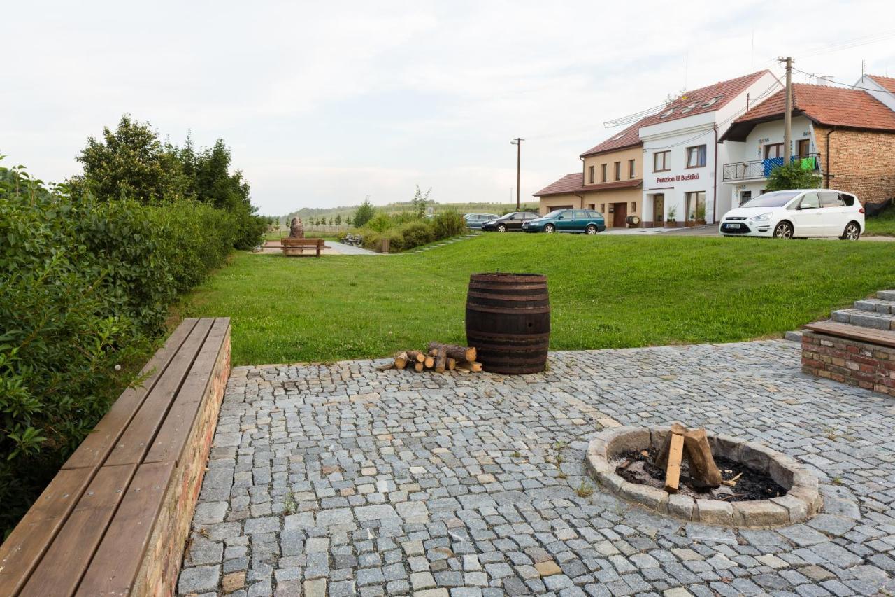 Penzion U Buštíků Sardice Esterno foto